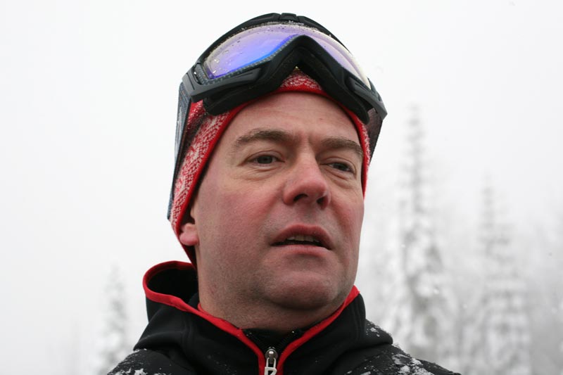 Медведев на горнолыжном спуске